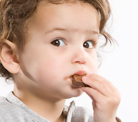 Kẹo cũng g&acirc;y nhiều t&aacute;c hại cho trẻ