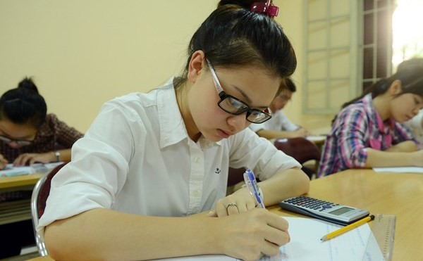 Đề thi THPT quốc gia 2016 sẽ c&oacute; 40% c&acirc;u hỏi n&acirc;ng cao v&agrave; 60% c&acirc;u hỏi cơ bản