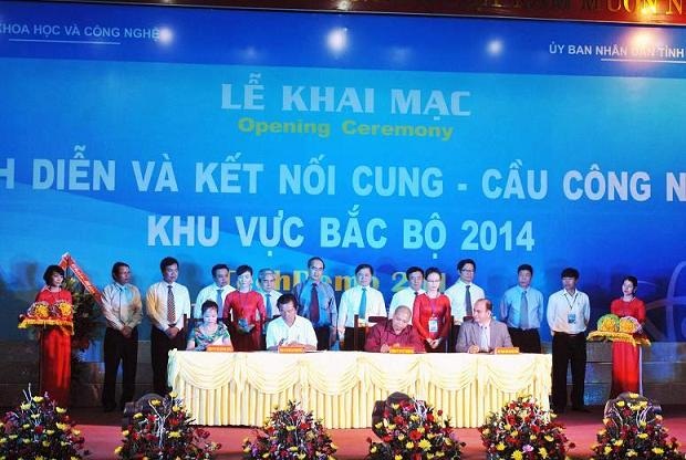 Các hoạt động ký kết hợp đồng chuyển giao công nghệ vẫn còn ít Các hoạt động ký kết hợp đồng chuyển giao công nghệ vẫn còn ít