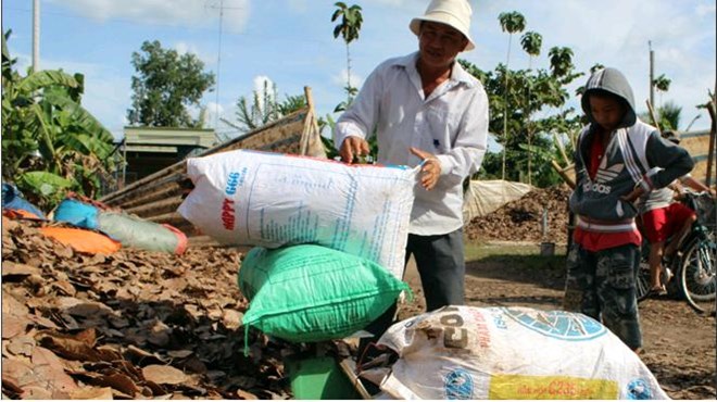 Những vụ thu gom n&ocirc;ng sản 'qu&aacute;i gở' của TQ