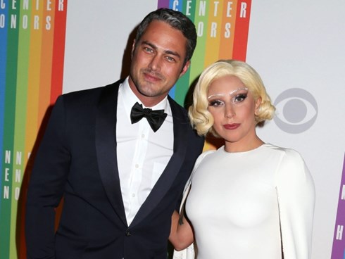 Lady Gaga sẽ tổ chức h&ocirc;n lễ tại Morocco sau 4 năm hẹn h&ograve;