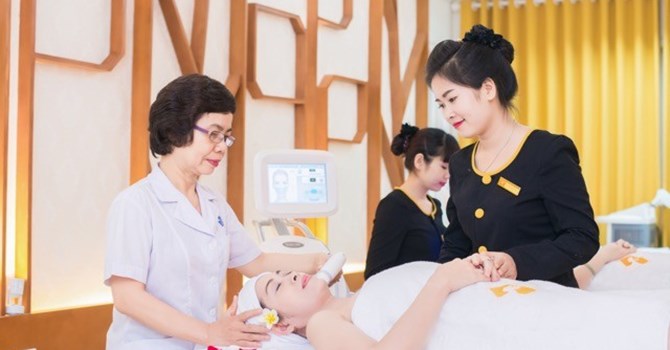 Ng&agrave;nh thẩm mỹ c&oacute; mức thưởng Tết 2015 l&ecirc;n tới cả trăm triệu/người, thuộc h&agrave;ng cao nhất năm nay