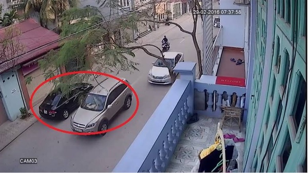 L&aacute;i xe Camry g&acirc;y tai nạn