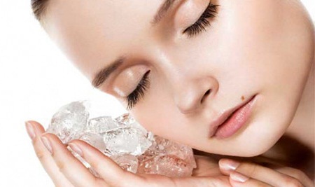 L&agrave;m đẹp bằng đ&aacute; lạnh l&agrave; phương ph&aacute;p được nhiều người ưa chuộng