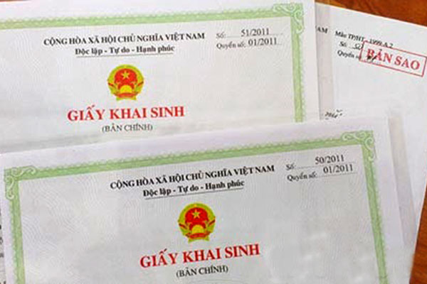Ph&aacute;t hiện b&eacute; g&aacute;i thiểu năng 11 tuổi sinh con khi l&agrave;m giấy khai sinh