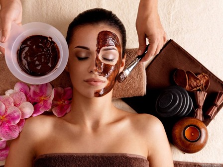 B&atilde; c&agrave; ph&ecirc; kết hợp với sữa chua gi&uacute;p dưỡng trắng da to&agrave;n th&acirc;n hiệu quả