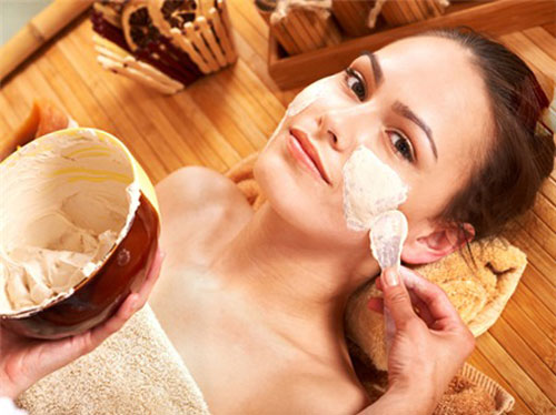 L&agrave;m trắng da bằng bột gạo l&agrave; lựa chọn h&agrave;ng đầu của ph&aacute;i đẹp