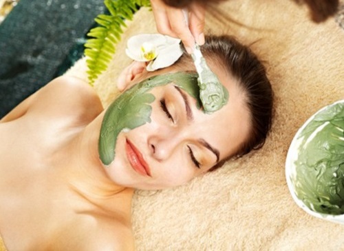 Ki&ecirc;n tr&igrave; sử dụng mặt nạ l&agrave;m trắng da từ mướp đắng sẽ đem lại cho c&aacute;c n&agrave;ng l&agrave;n da trắng s&aacute;ng khỏe mạnh