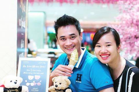 Giới trẻ Sài Gòn thi nhau khoe ảnh ăn kem dát vàng sang chảnh