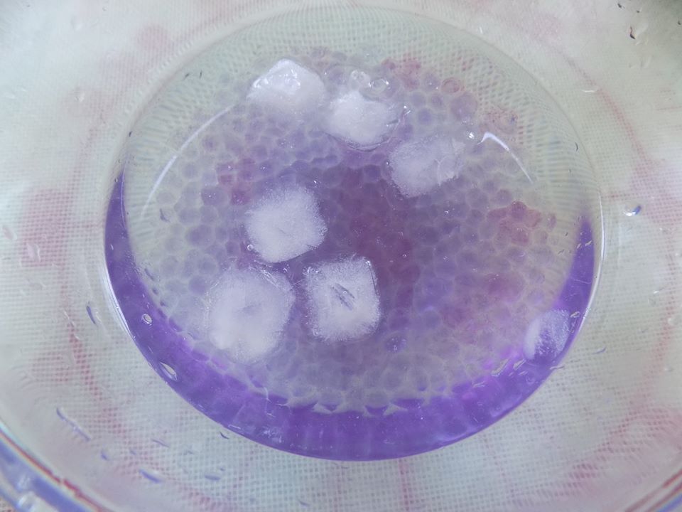 C&aacute;ch đơn giản nhất để l&agrave;m thạch thủy tinh lung linh sắc m&agrave;u m&ugrave;a h&egrave; n&agrave;y