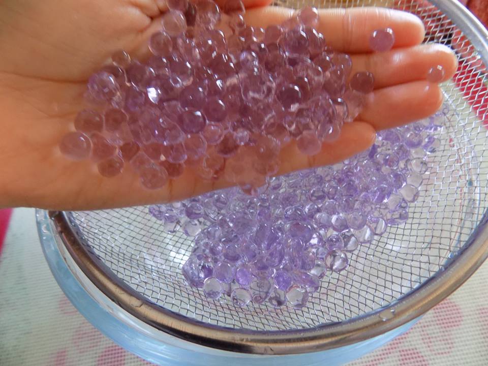 C&aacute;ch đơn giản nhất để l&agrave;m thạch thủy tinh lung linh sắc m&agrave;u m&ugrave;a h&egrave; n&agrave;y