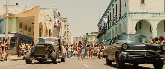 Cho&aacute;ng ngợp với những bối cảnh &lsquo;ph&aacute;t nổ&rsquo; ho&agrave;nh tr&aacute;ng trong Fast and Furious 8