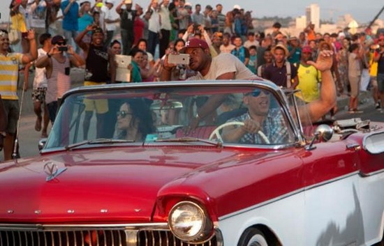 Cho&aacute;ng ngợp với những bối cảnh &lsquo;ph&aacute;t nổ&rsquo; ho&agrave;nh tr&aacute;ng trong Fast and Furious 8