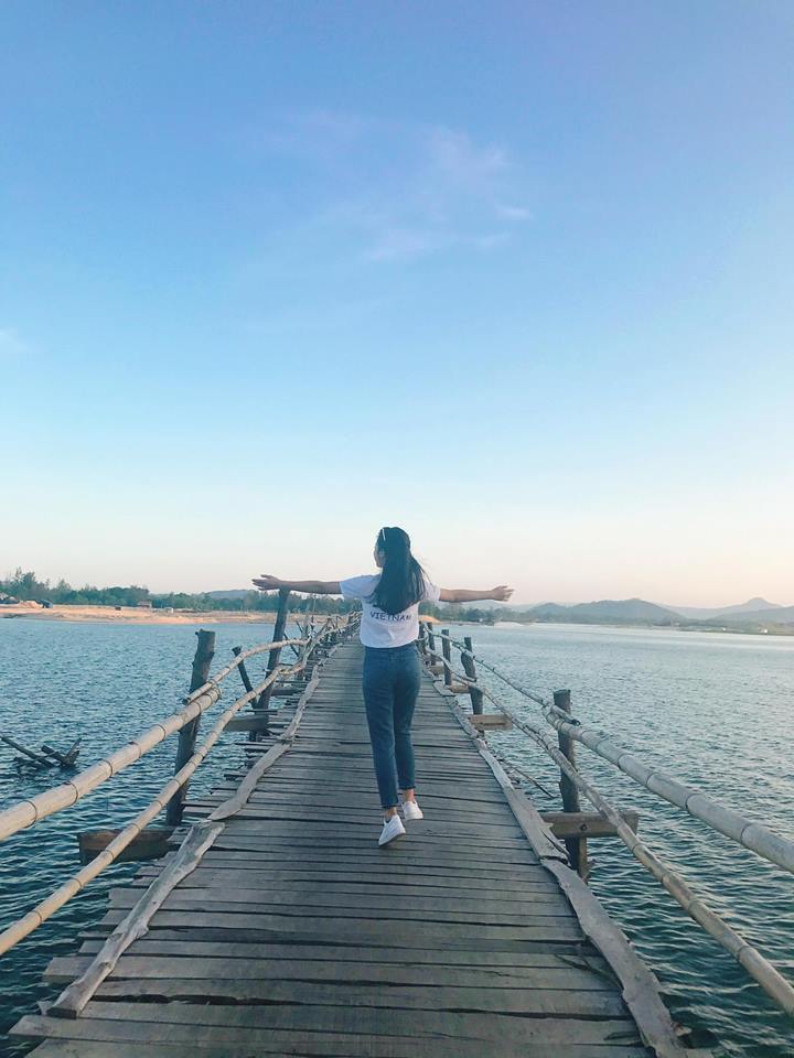 Theo ch&acirc;n hoa hậu Đỗ Mỹ Linh kh&aacute;m ph&aacute; xứ sở &lsquo;Hoa v&agrave;ng tr&ecirc;n cỏ xanh&rsquo;