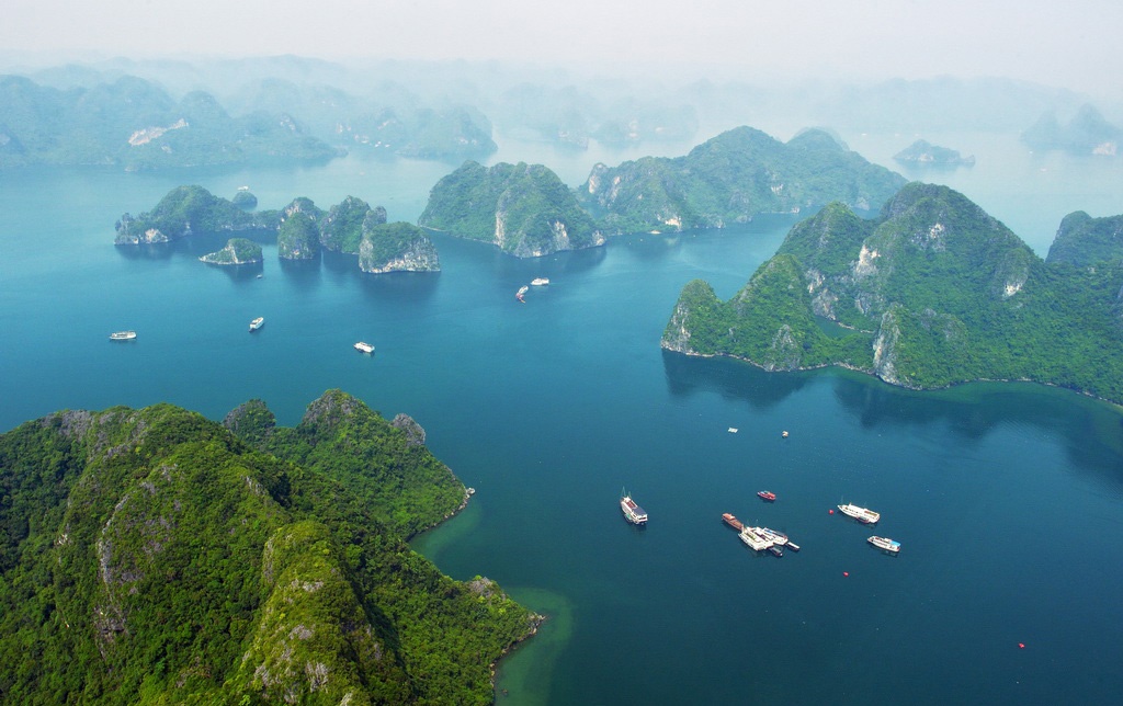 Thủy phi cơ &ndash; trải nghiệm du lịch Hạ Long độc đ&aacute;o như Kong Kull Island