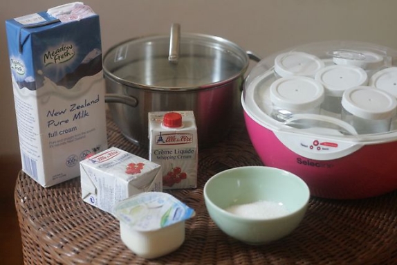C&aacute;ch l&agrave;m sữa chua dẻo thơm ngon cho ng&agrave;y h&egrave; oi bức