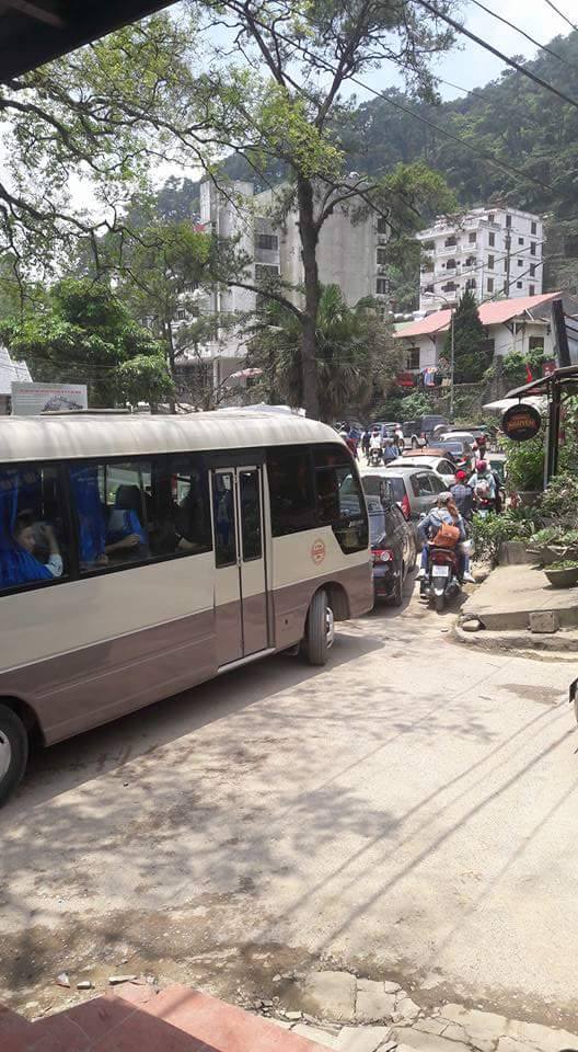Tam Đảo dịp 30/4 &ndash; 1/5: Kh&aacute;ch du lịch &lsquo;đ&ocirc;ng như qu&acirc;n M&ocirc;ng&rsquo;
