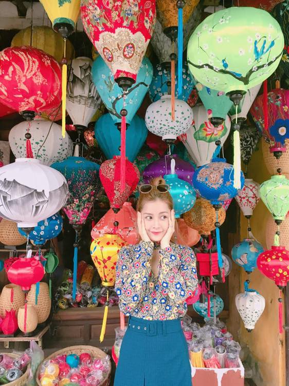 Kh&aacute;m ph&aacute; Hội An y&ecirc;n b&igrave;nh c&ugrave;ng Chi Pu
