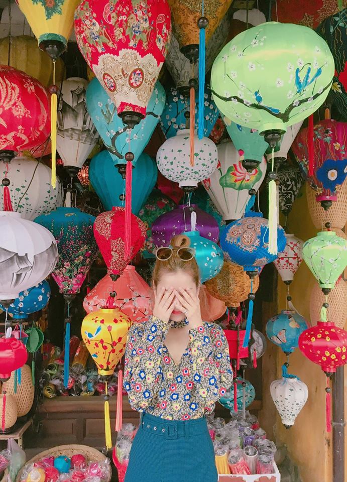 Kh&aacute;m ph&aacute; Hội An y&ecirc;n b&igrave;nh c&ugrave;ng Chi Pu