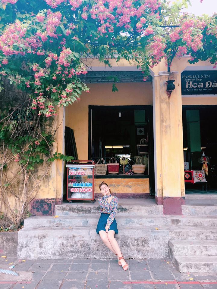 Kh&aacute;m ph&aacute; Hội An y&ecirc;n b&igrave;nh c&ugrave;ng Chi Pu