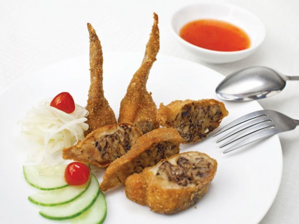 C&aacute;nh g&agrave; nhồi nấm chi&ecirc;n l&agrave; một m&oacute;n ăn hấp dẫn, nhất l&agrave; với trẻ nhỏ