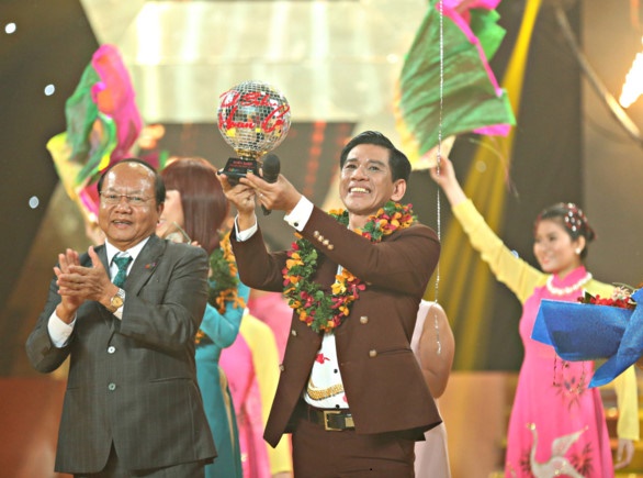 Ca sĩ Đức Minh gi&agrave;nh chức qu&aacute;n qu&acirc;n cuộc thi 'T&igrave;nh bolero hoan ca 2017,