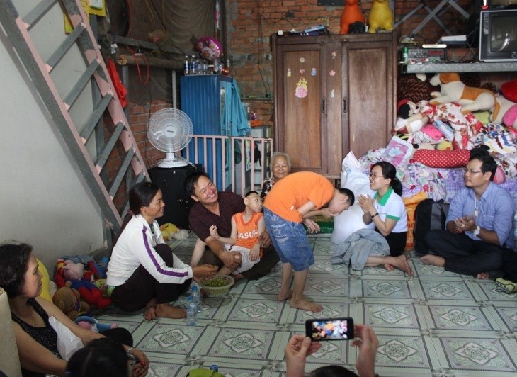 Trước sự việc người cha nu&ocirc;i hai con bại n&atilde;o n&oacute;i dối, những người hảo t&acirc;m cần xem lại c&aacute;ch l&agrave;m việc thiện của m&igrave;nh