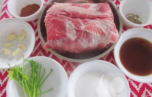 Nguy&ecirc;n liệu l&agrave;m m&oacute;n thịt x&aacute; x&iacute;u
