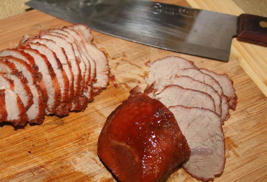 Chỉ với 5 bước đơn giản, bạn đ&atilde; ho&agrave;n th&agrave;nh c&aacute;ch l&agrave;m m&oacute;n thịt x&aacute; x&iacute;u. Khi thịt ch&iacute;n, lấy ra th&aacute;i th&agrave;nh những miếng mỏng để thưởng thức.
