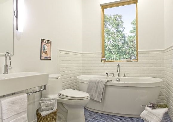 Kh&ocirc;ng n&ecirc;n đặt bồn cầu c&ugrave;ng hướng ch&iacute;nh của căn nh&agrave;, gia chủ dễ mắc bệnh