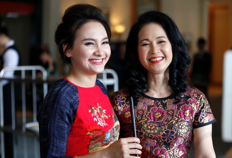 Phi&ecirc;n bản H&agrave;n Quốc, V&acirc;n bị m&aacute;u trắng c&ograve;n b&agrave; Phương đ&atilde; hết l&ograve;ng chăm s&oacute;c con d&acirc;u khi l&acirc;m bệnh nặng