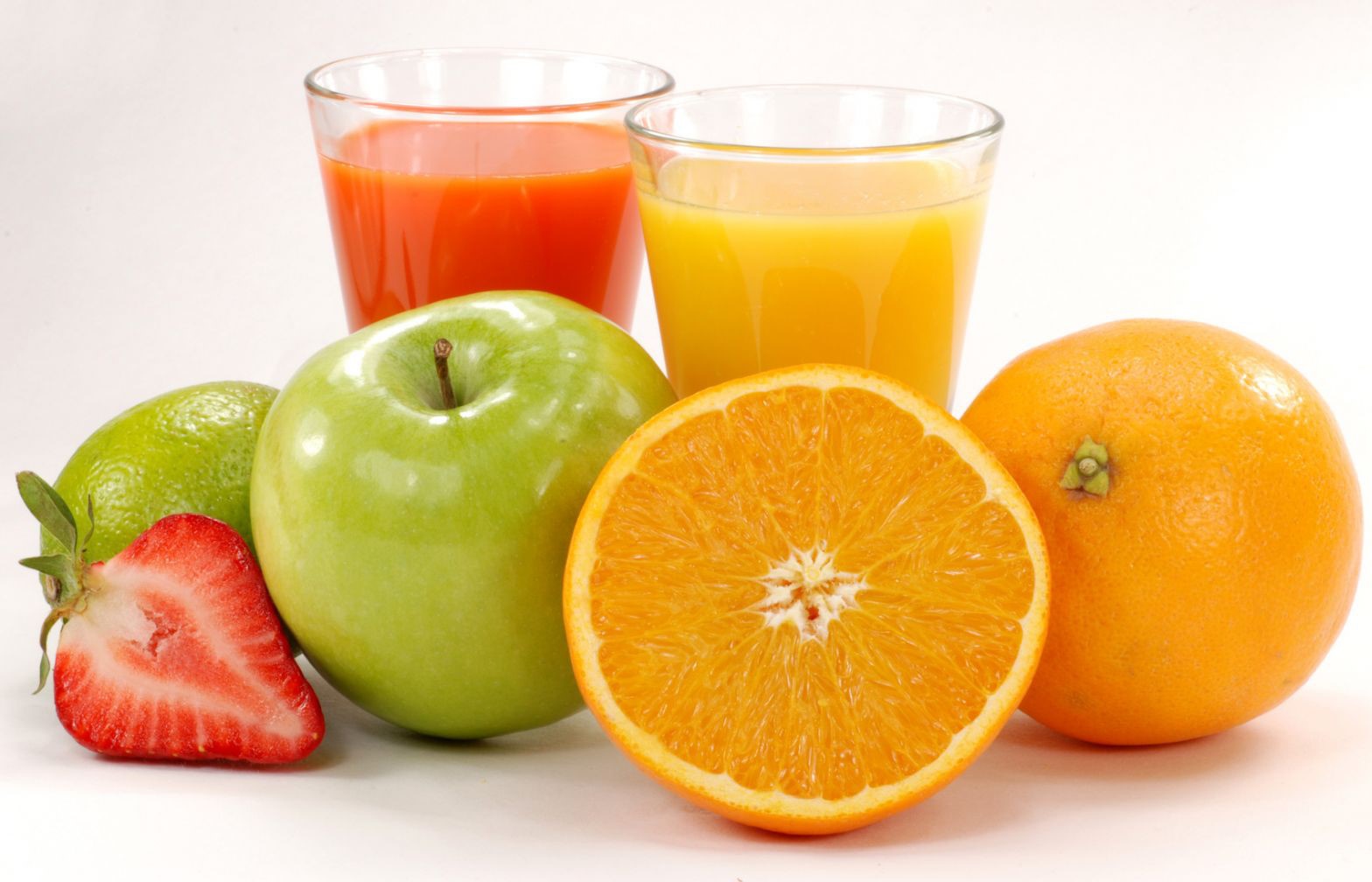 Khi cho con ăn hoa quả, cha mẹ n&ecirc;n ưu ti&ecirc;n c&aacute;c loại quả c&oacute; m&agrave;u v&agrave;ng, đỏ để cung cấp nhiều vitamin A cho mắt. C&aacute;c loại t&aacute;o, chuối, cam, qu&yacute;t, dưa hấu&hellip; sẽ gi&uacute;p mắt bạn kh&ocirc;ng cảm thấy mệt mỏi v&igrave; ngồi l&acirc;u học b&agrave;i, đồng thời vitamin v&agrave; chất kho&aacute;ng của những loại quả n&agrave;y cải thiện 13Win19 ưu đãi hấp dẫn đ&aacute;ng kể cho sĩ tử trong m&ugrave;a thi.