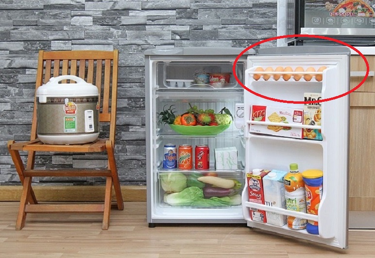 C&aacute;nh cửa tủ lạnh nhiệt độ kh&ocirc;ng ổn định, kh&ocirc;ng th&iacute;ch hợp để bảo quản trứng l&acirc;u ng&agrave;y