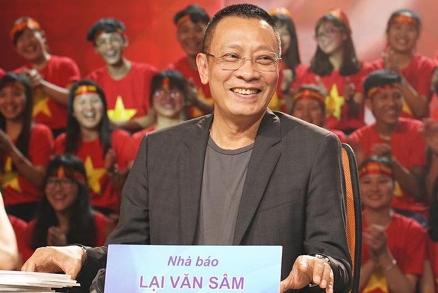 Nh&agrave; b&aacute;o Lại Văn S&acirc;m được nhiều kh&aacute;n giả biết đến với vai tr&ograve; người dẫn chương tr&igrave;nh trong nhiều gameshow nổi tiếng