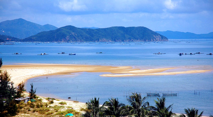 B&atilde;i biển Đồ Sơn - Hải Ph&ograve;ng nổi tiếng từ l&acirc;u v&agrave; được nhiều người y&ecirc;u th&iacute;ch