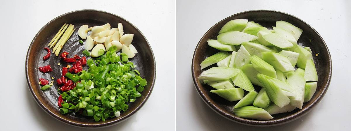 Chuẩn bị c&aacute;c nguy&ecirc;n liệu để nấu canh mướp với đậu phụ v&agrave; mộc nhĩ