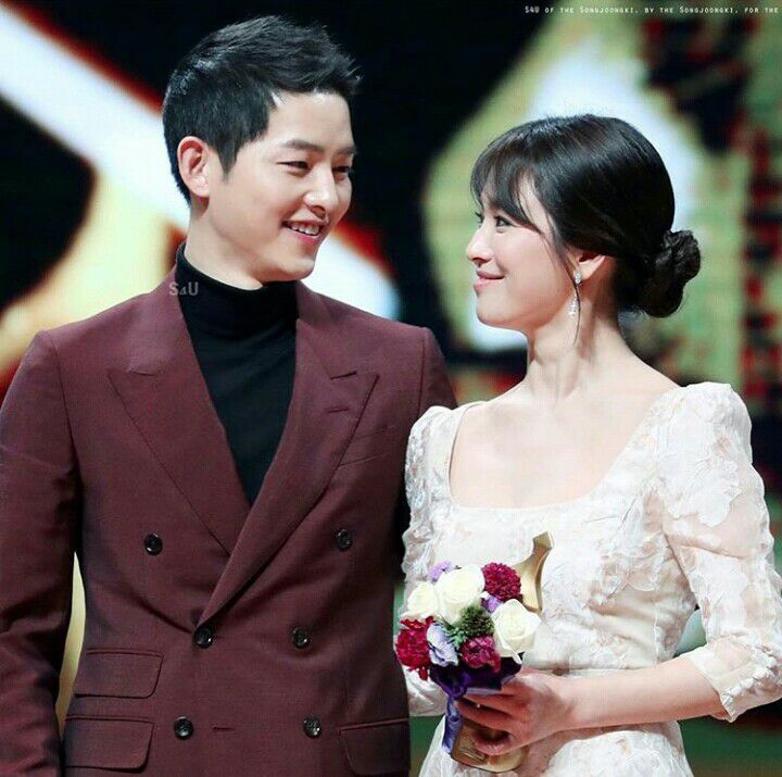 Song Joong Ki v&agrave; Song Hye Kyo sẽ kết h&ocirc;n v&agrave;o ng&agrave;y 31/10 tới đ&acirc;y