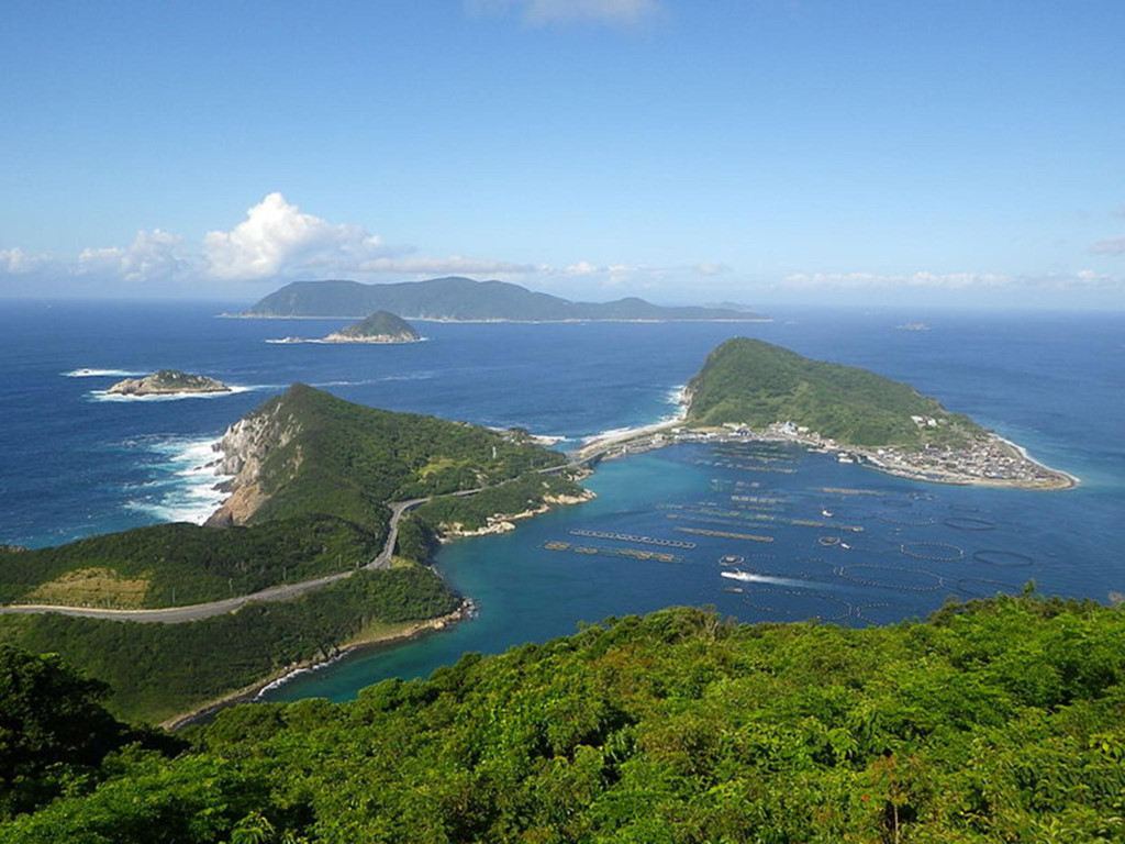 Ng&ocirc;i đền thi&ecirc;ng cấm phụ nữ thuộc quần đảo Okinoshima