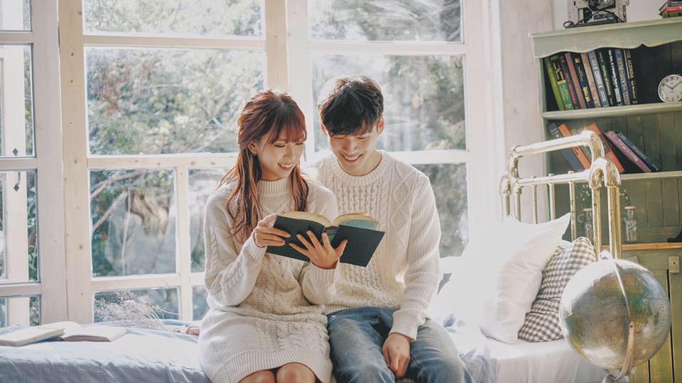       Thời trang theo phong c&aacute;ch vintage nhẹ nh&agrave;ng của Min trong MV Gọi t&ecirc;n anh Thời trang theo phong c&aacute;ch vintage nhẹ nh&agrave;ng của Min trong MV 'Gọi t&ecirc;n em 