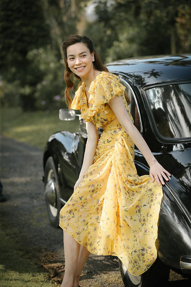 Hồ Ngọc Hà diện những đầm hoa vintage đầy quyến rũ trong MV 'Cả một trời thương nhớ'