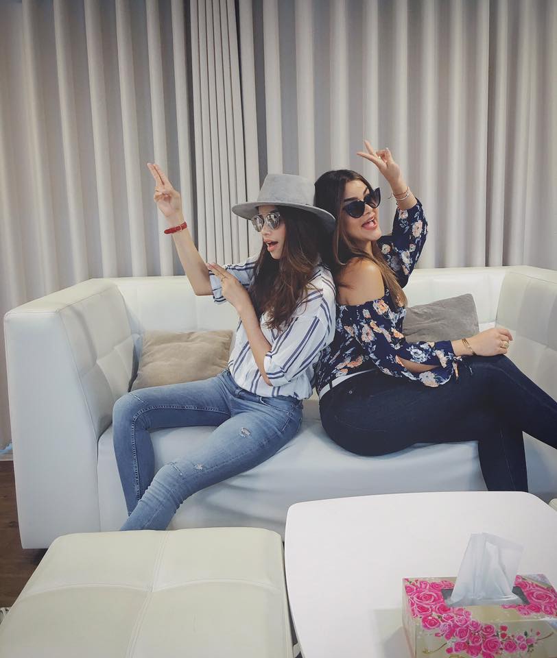 T&igrave;nh bạn của Phạm Hương v&agrave; Molina khiến nhiều người ngưỡng mộ