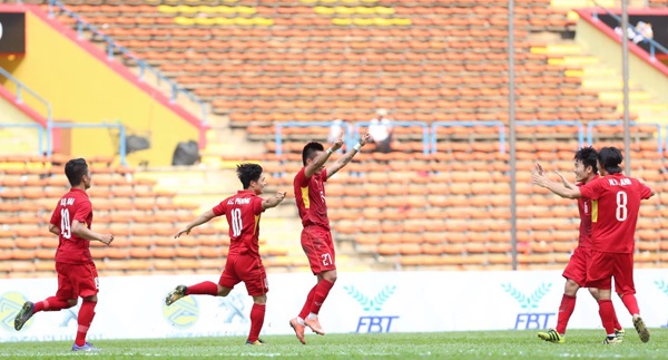 Những pha tấn c&ocirc;ng mạnh mẽ gi&uacute;p đội tuyển U22 Việt Nam thắng Campuchia với tỷ số 4-1