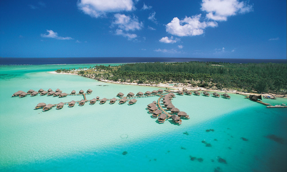 Bora Bora được mệnh danh l&agrave; thi&ecirc;n đường của c&aacute;c cặp t&igrave;nh nh&acirc;n