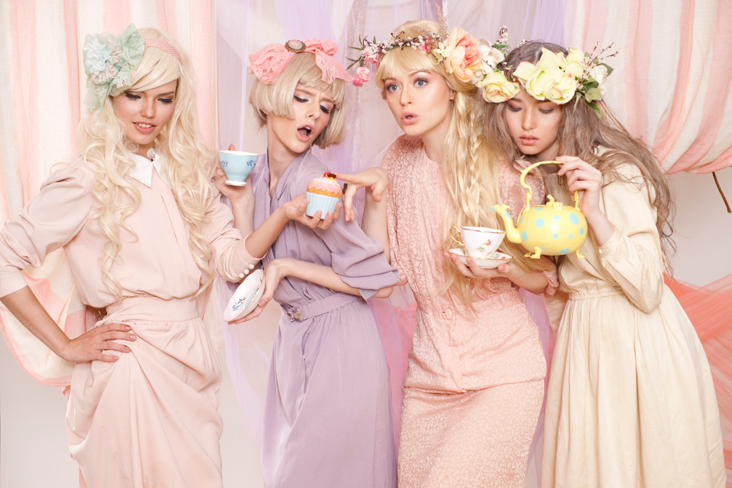 Những trang phục m&agrave;u pastel n&ecirc;n được lựa chọn trong thời gian th&aacute;ng C&ocirc; hồn
