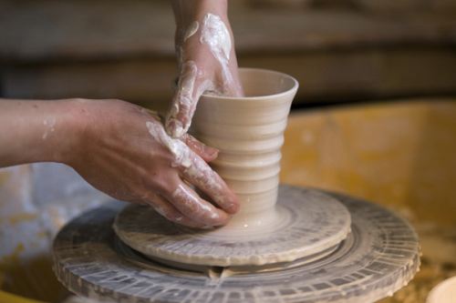 Trải nghiệm l&agrave;m gốm tại B&aacute;t Tr&agrave;ng