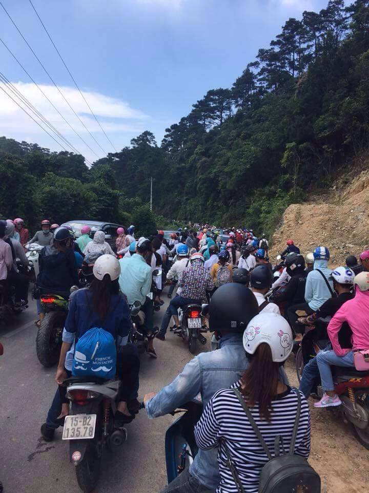 Tắc đường ở Tam Đảo dịp nghỉ lễ 2/9