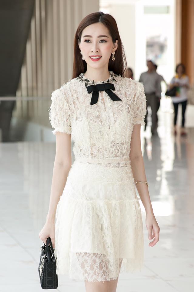 Vẻ đẹp dịu d&agrave;ng, trong s&aacute;ng của Hoa hậu Việt Nam 2012