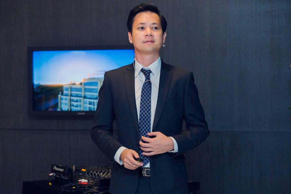 Chồng sắp cưới của Đặng Thu Thảo l&agrave; doanh nh&acirc;n Nguyễn Trung T&iacute;n
