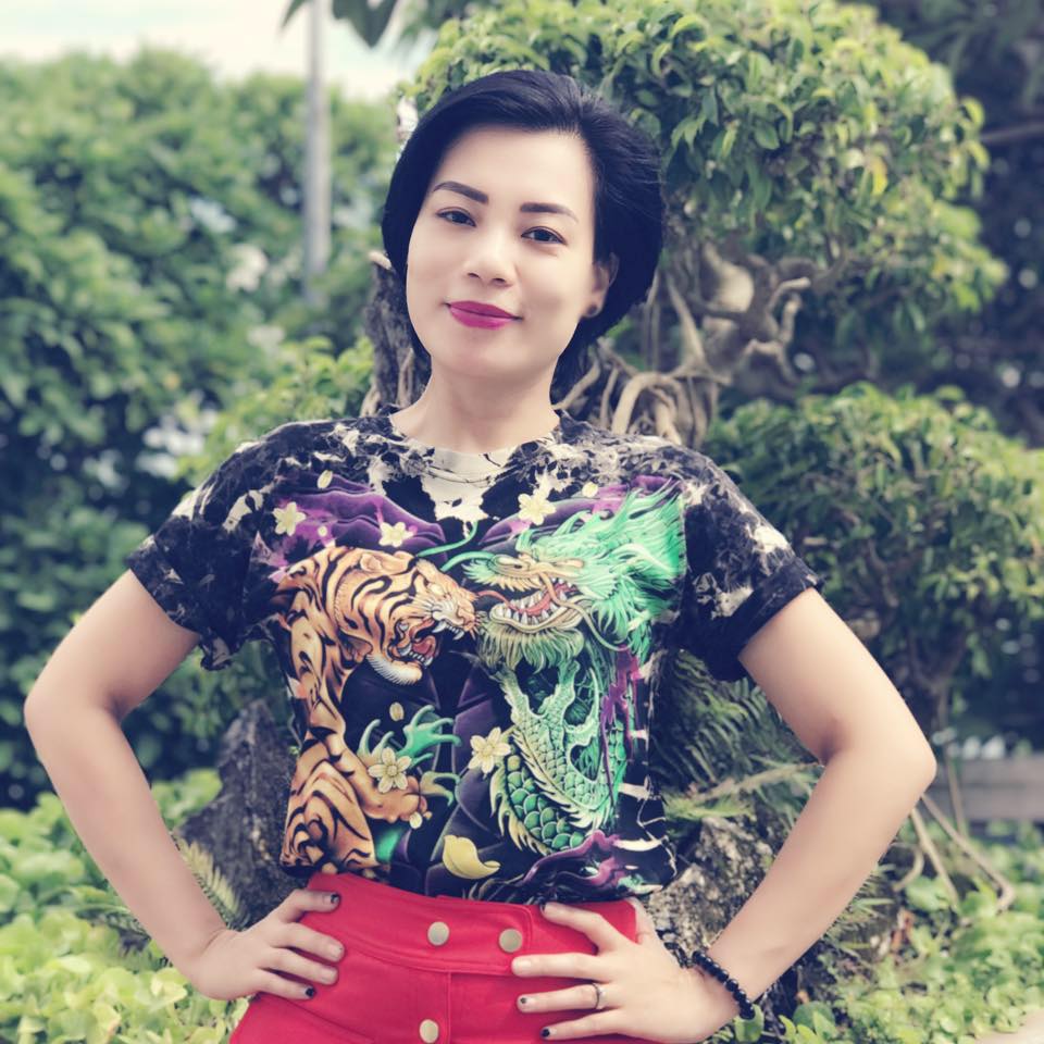 Chị Hồng Nhung - Vợ nghệ sĩ h&agrave;i Xu&acirc;n Bắc đang l&agrave; giảng vi&ecirc;n trường Cao Đẳng Văn h&oacute;a Nghệ thuật H&agrave; Nội