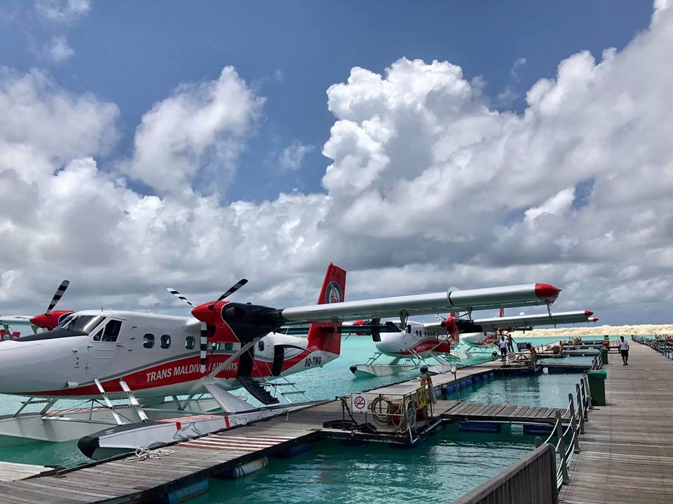 Tại Maldives, ngay cả m&aacute;y bay cũng hạ c&aacute;nh tr&ecirc;n mặt nước